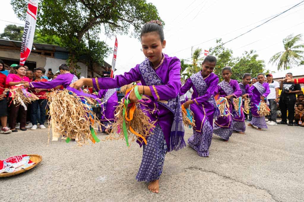 Ladies Dancing