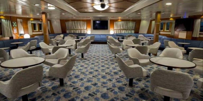 Lounge-Room